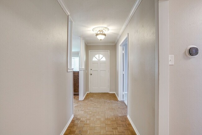 Photo - 1706 Larkspur Dr