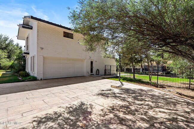 Photo - 5109 Memory Dr House