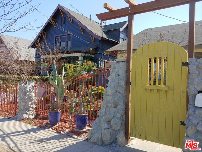 Photo - 2230 Inez St