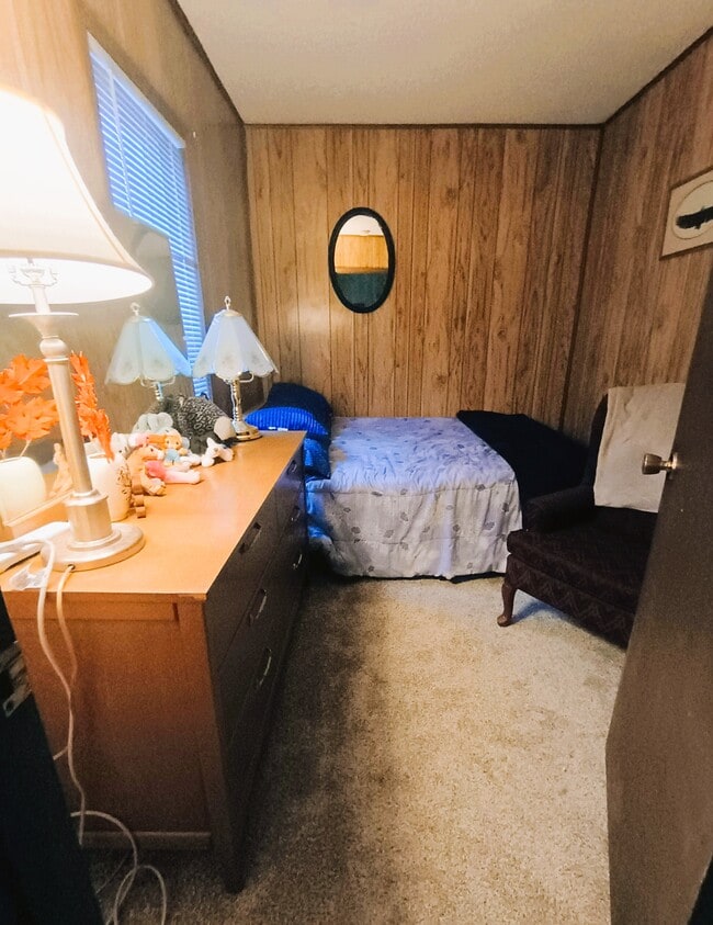 Photo - 305 E 25th St