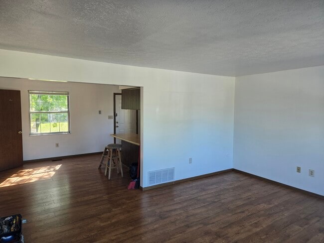 Front room - 5645 Chatford Dr