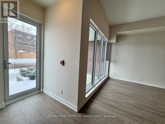 Photo - 201 Brock St S Unit 104