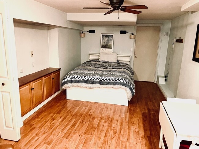 Cama tamaño queen - 1386 Page St Unidad 1A