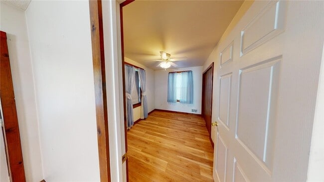Photo - 357 Lowden Point Rd