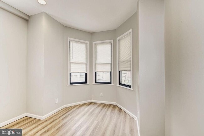 Building Photo - 2343 N College Ave Unit 2