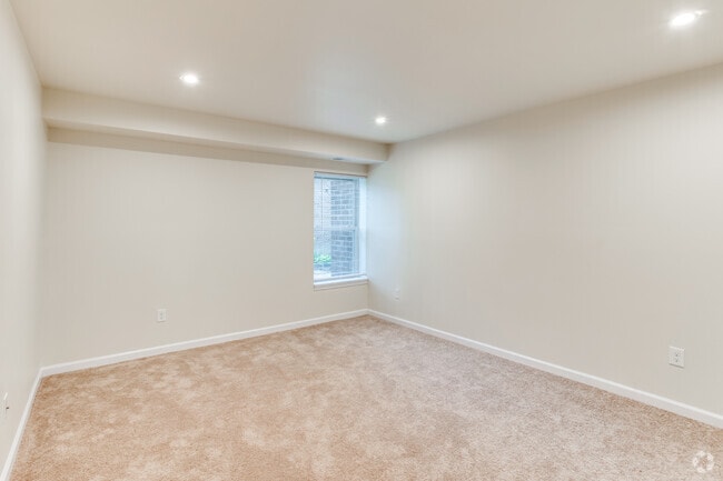 2BR, 2BA w/ Den - 1100SF - Primary Bedroom