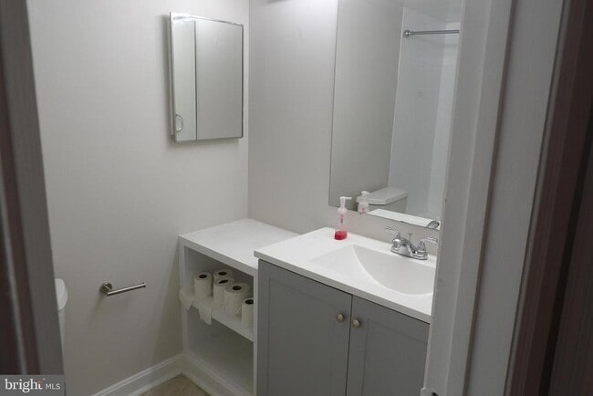 Photo - 762 Quince Orchard Blvd Unidad 762-102