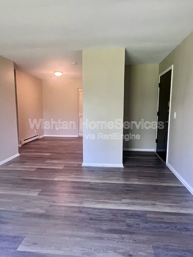 Photo - 201-220 Charleston Blvd