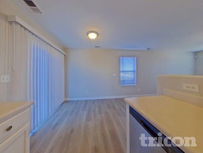 Photo - 10115 Hudson St