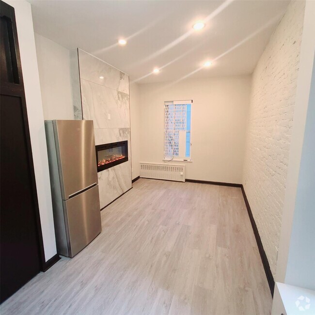 Building Photo - 309 W 43rd St Unit 3C Rental