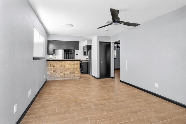 Building Photo - 1121 Lovett St