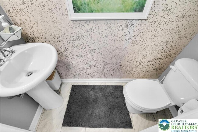 Powder Room - 1079 Sparrow Way