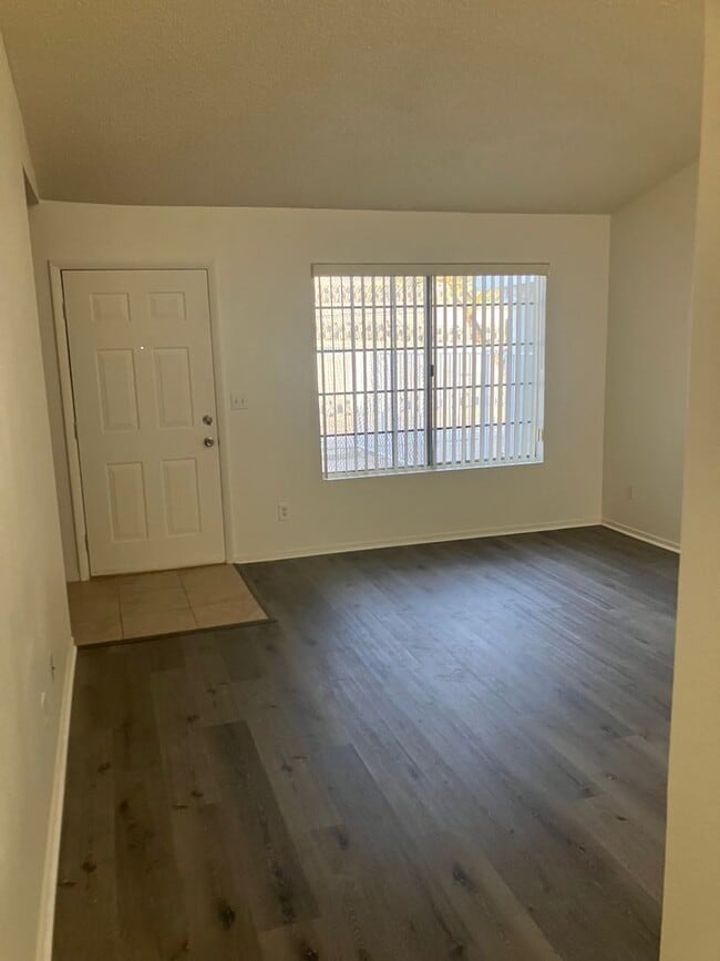 Photo - TOWN HOME FOR RENT WITH GARAGE.