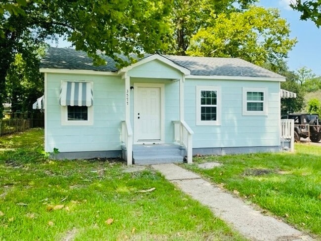 Photo - 3577 Mission Dr