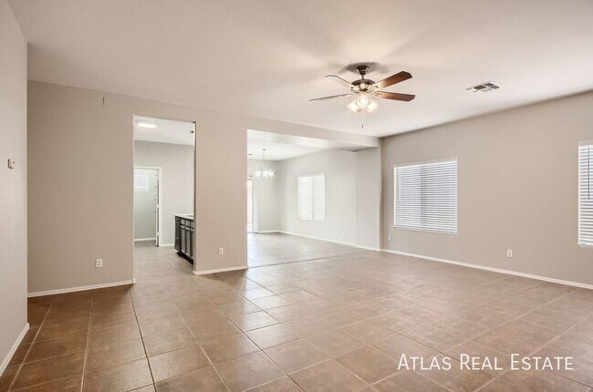 Photo - 805 E Drifter Pl