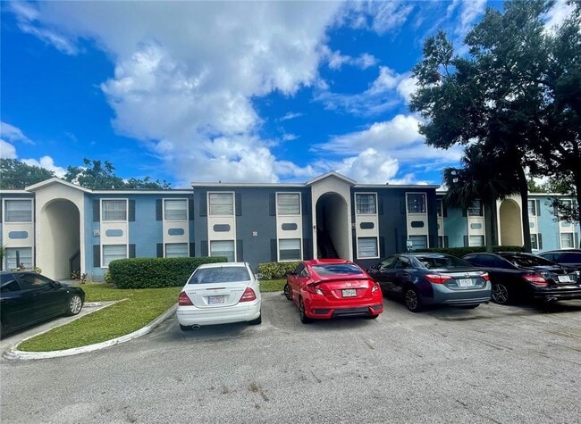 Building Photo - 2567 N Alafaya Trail Unit 129 Rental