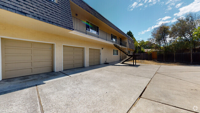 Building Photo - 124 Wayne Ct E Unit 124 Rental