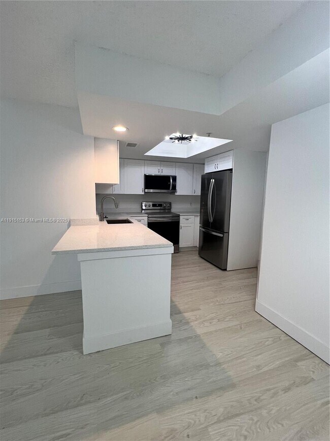 Photo - 2021 SE 10th Ave Unit 211