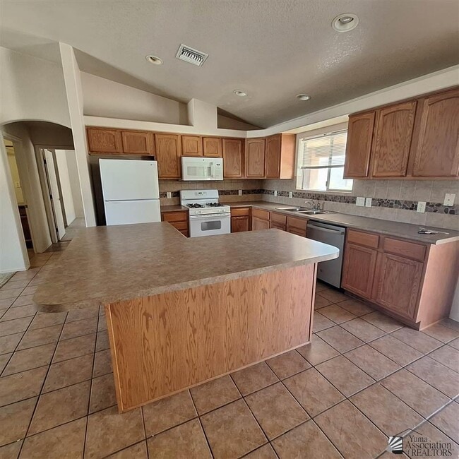 Photo - 11785 E 28th Pl