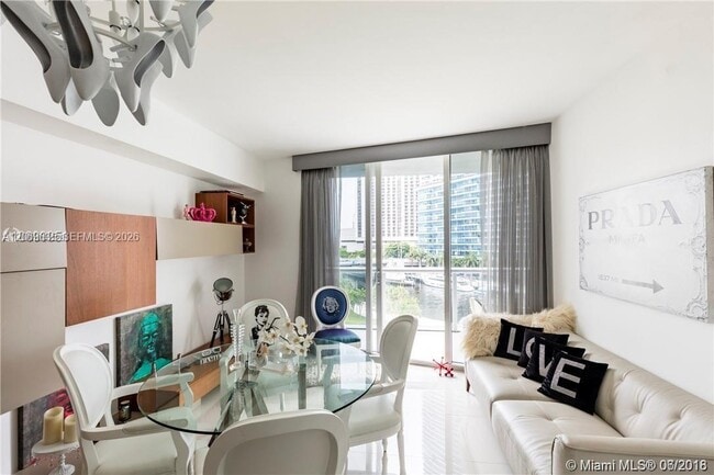 Photo - 465 Brickell Ave Unidad 604