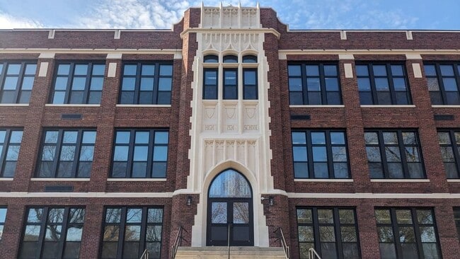 200 Dayton St Unit 304