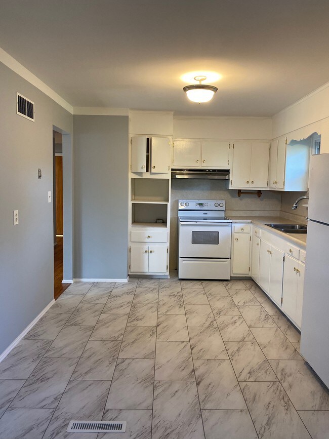 Photo - 438 Linden St