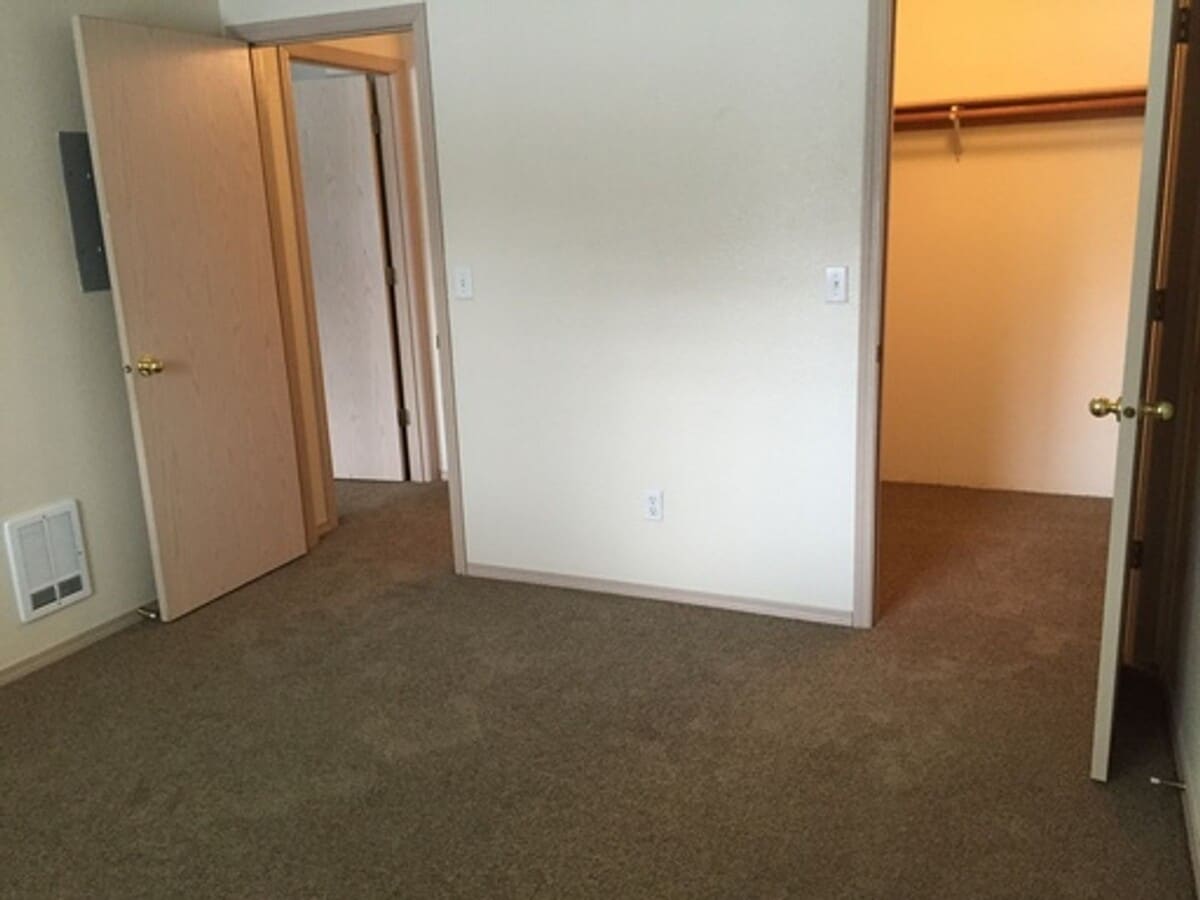 Photo - WALLACE PARK APARTMENTS (03)