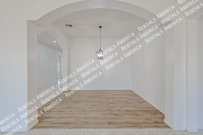 Photo - 7005 S 57th Ave