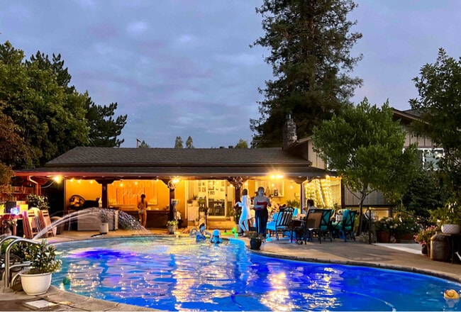 Photo - 5001 Whitney Ave