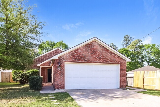 Building Photo - 16266 Hidden Deer Ln Rental