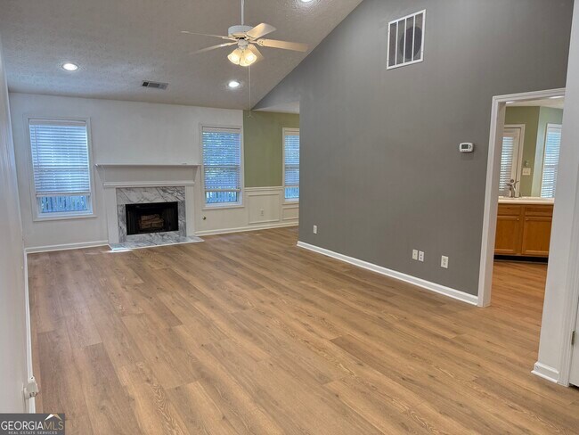 Photo - 509 Tannenhill Pl