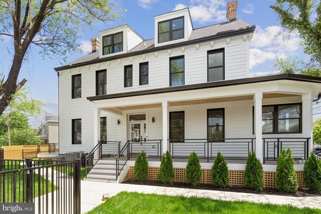 Building Photo - 3901 New Hampshire Ave NW Rental