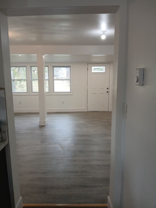 Photo - 110 Tuthill Rd