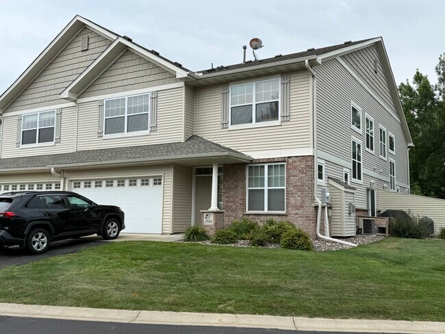 Building Photo - 1554 Independence Dr