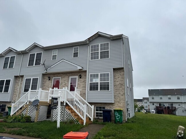 Building Photo - 132 Rosie Dr Rental