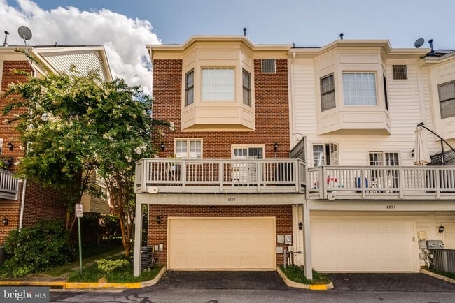 8892 Ashgrove House Ln