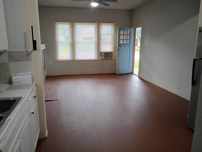 Living - 1210 Kayton Ave Unit 1