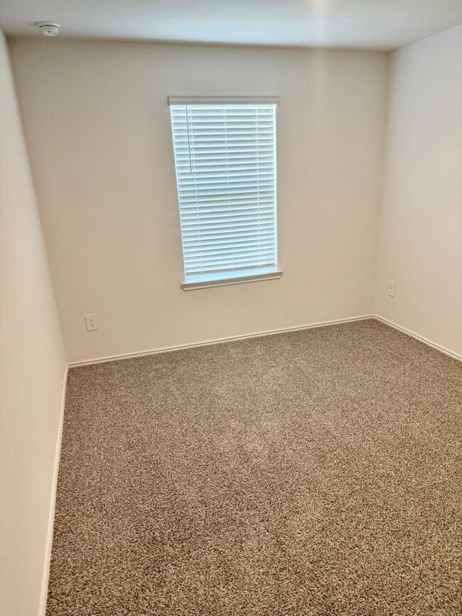 Photo - 4922 Oakwood Dr