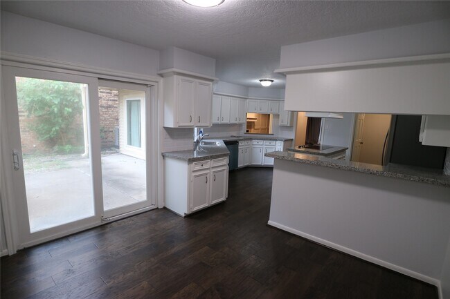 Photo - 9939 Kemp Forest Dr