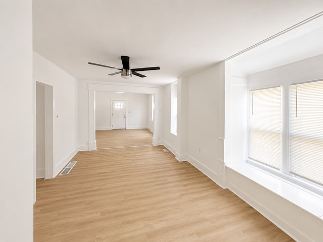 Photo - 741 Walnut St