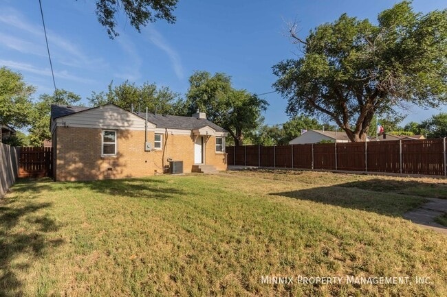 Photo - 3001 S Monroe St