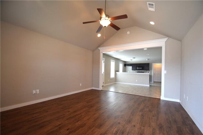 Photo - 710 SW Willowpoint Rd