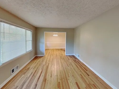 Photo - 5676 Crestwood Dr SW