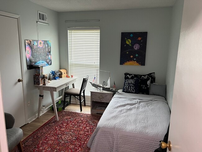 Photo - 1071 Greenview Rd