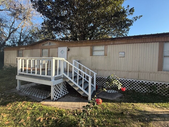 Building Photo - For Rent – Irvington, AL