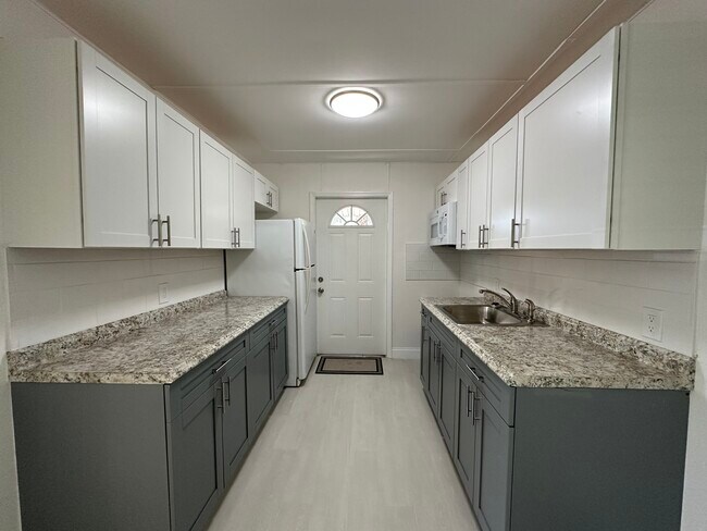 Photo - 943 Almeria Rd Unit 2