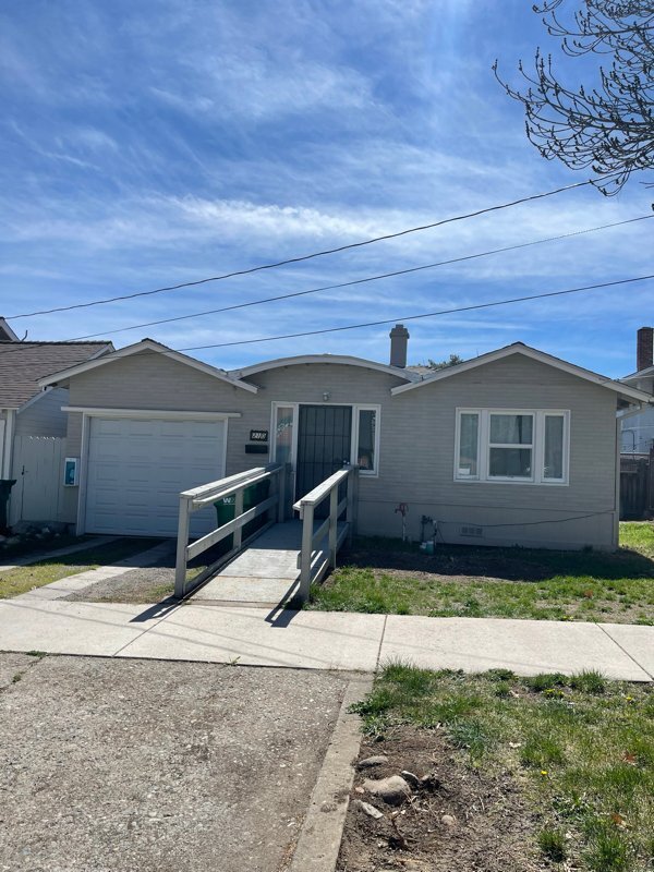 Photo - 210 Reno Ave