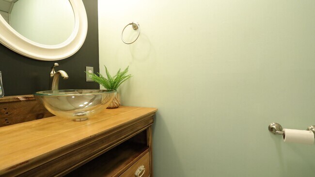Photo - FURNISHED WINTER SEASONAL - 3 bedroom with Stunning Views, 6 mo lease - $2675/mo