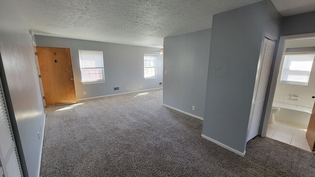 Photo - 4405 Landside Dr Unidad 4405 Landside Drive -  3