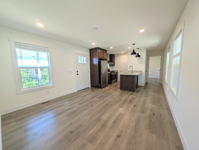 Photo - 400 Sulphur Bank Dr